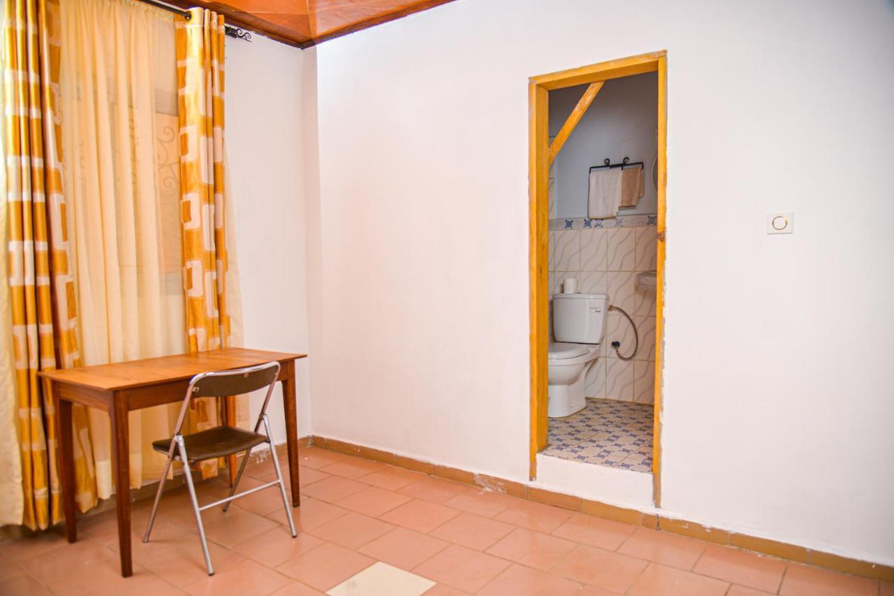 Appartement Meuble 2 Chambres Avec Salle De Bain - 1 Salon - 1E Cuisine - La Concorde - Quartier Nkomkana Яунде Екстер'єр фото